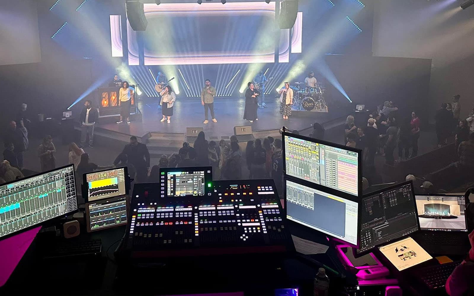 Mixer digital / consolă de mixaj pentru evenimente