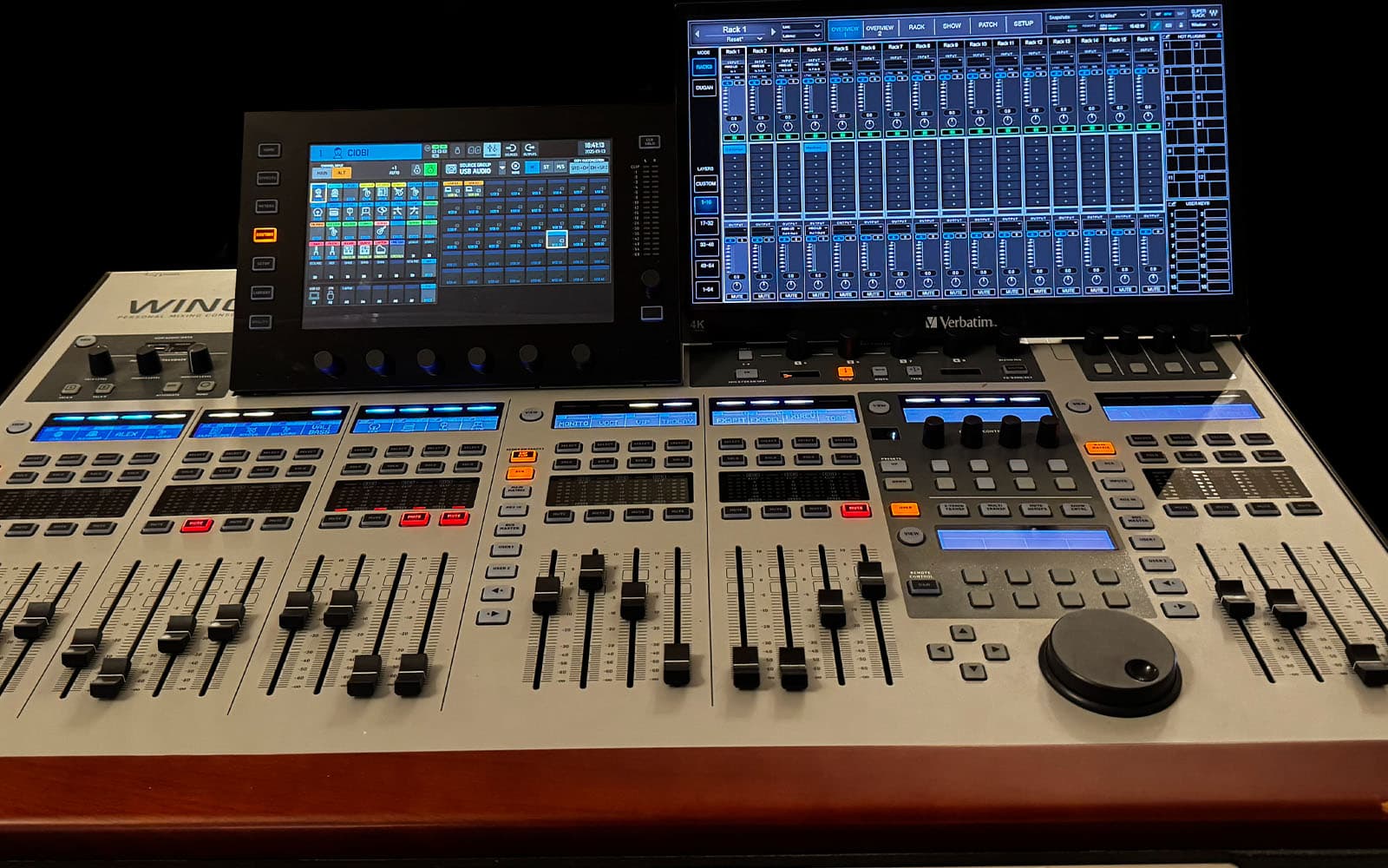 Mixer digital pentru mixaj live la evenimente