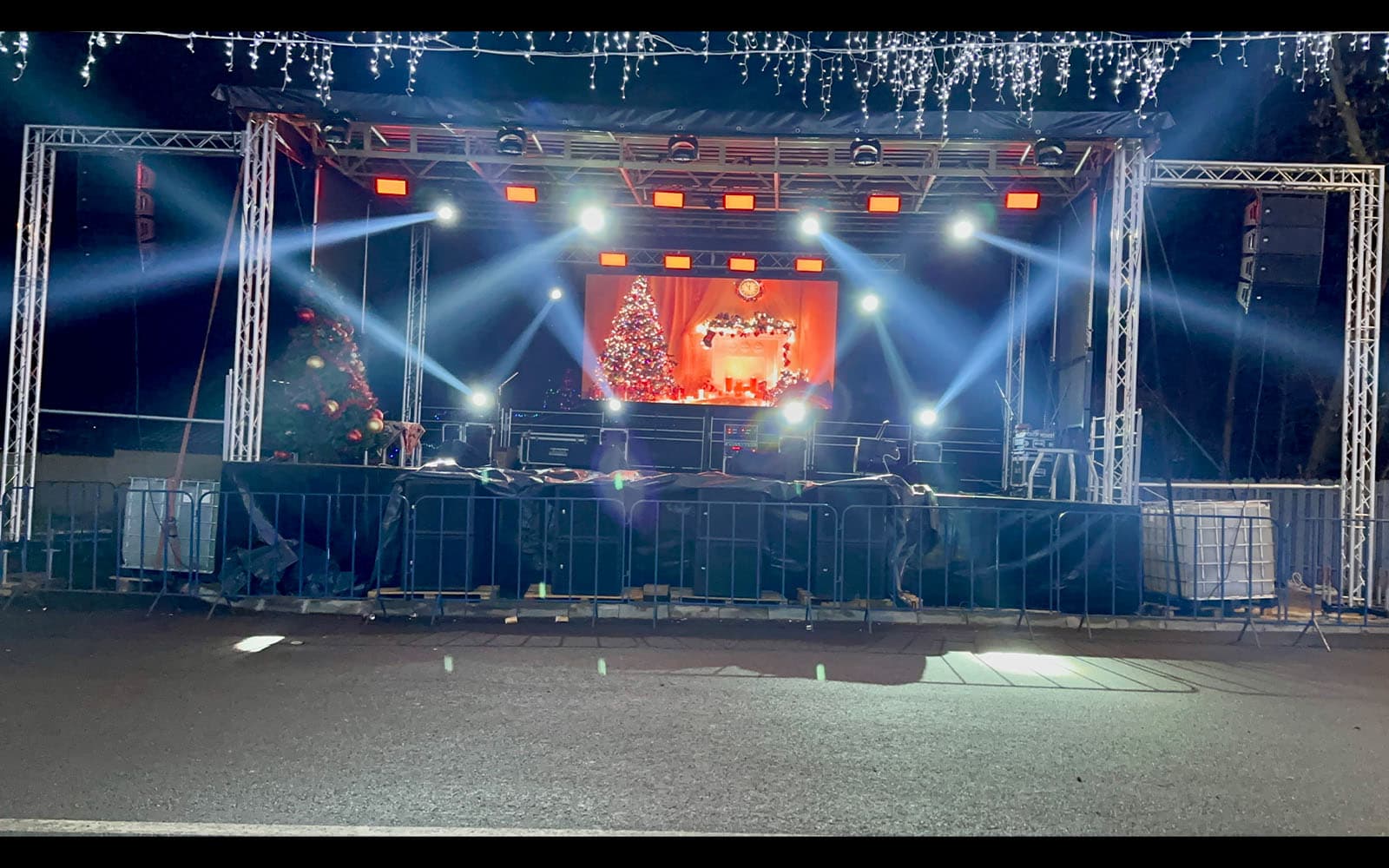 Scenă / podium scenă pentru evenimente